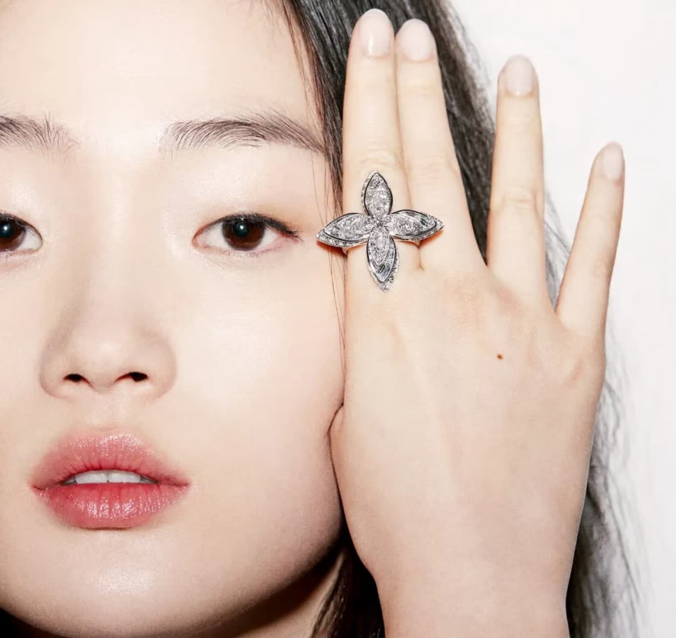 Van Cleef & Arpels Alhambra Ring